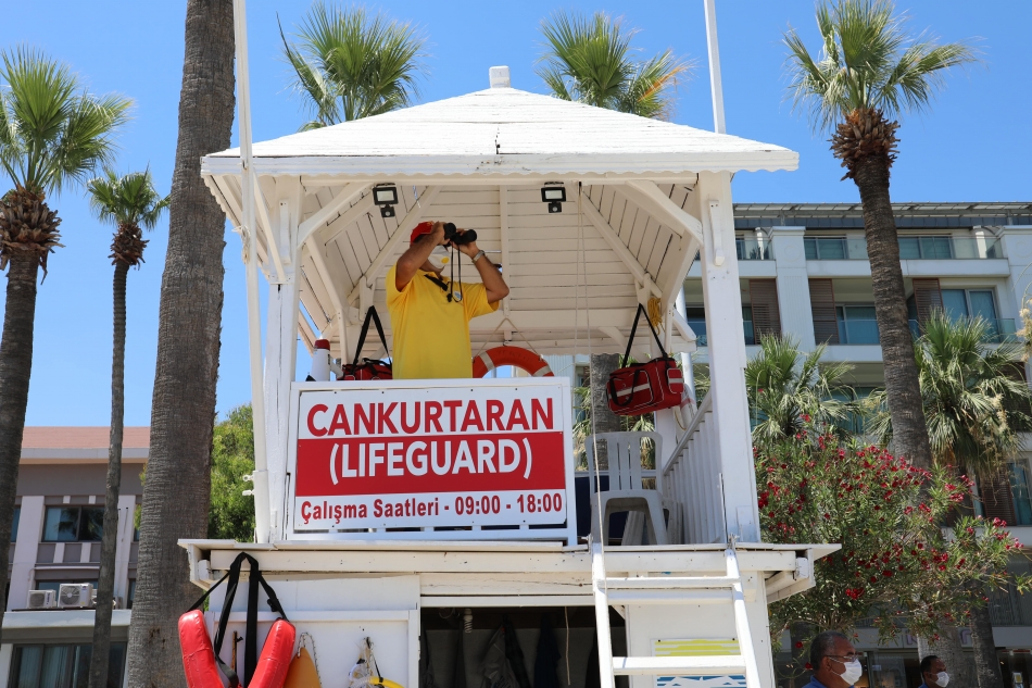 Marmaris Plajı’na “Mavi Bayrak” çekildi