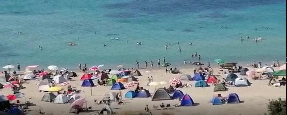 Plajda çadırkent!