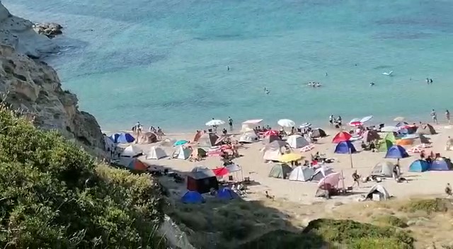 Plajda çadırkent!