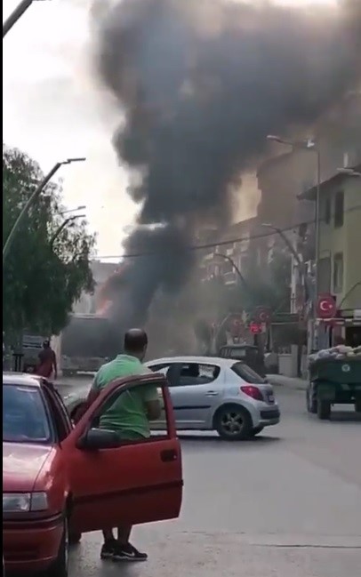 Belediye otobüsü cayır car yandı
