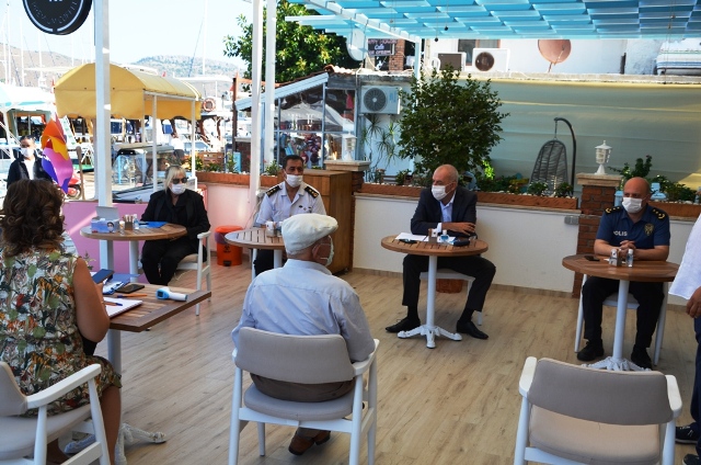 Marmaris Kaymakamı Aksoy dert dinledi