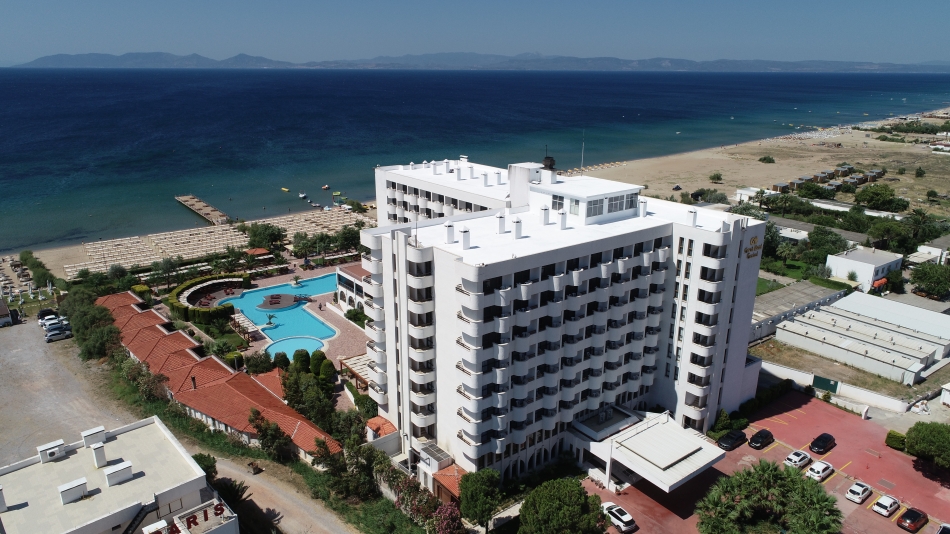 Hem mavi bayrağı. hem güvenli turizm belgesi var