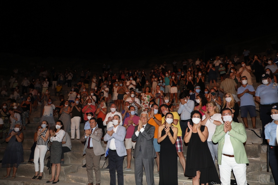 Bodrum'da İdil Biret rüzgarı esti