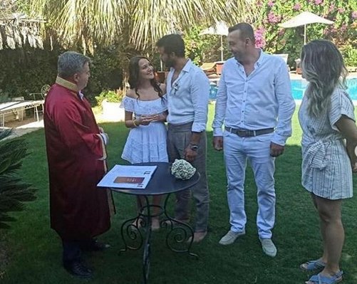 Gupse Özay'ın nikahını bakın kim kıydı?