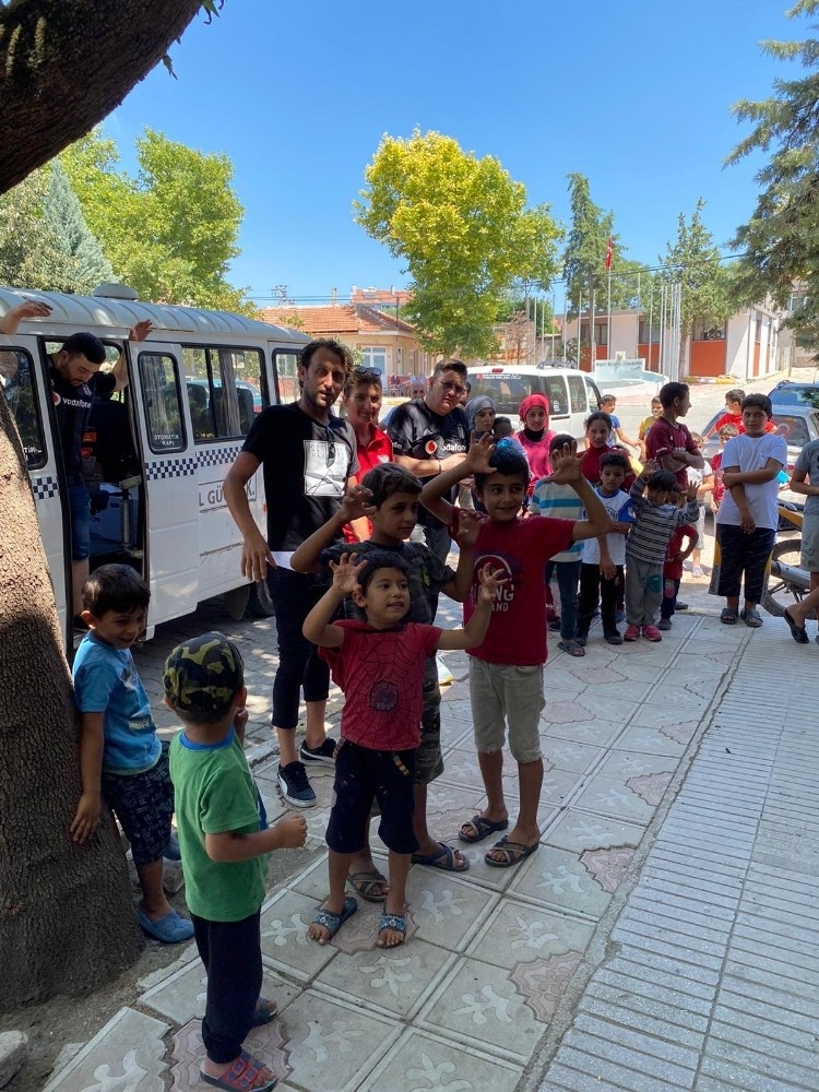 200 çocuğun yüzü bayramda gülecek