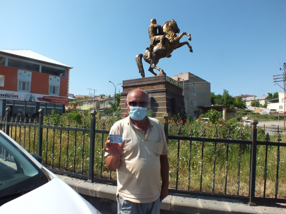 55 yıldır trafikte hiç kaza yapmadı