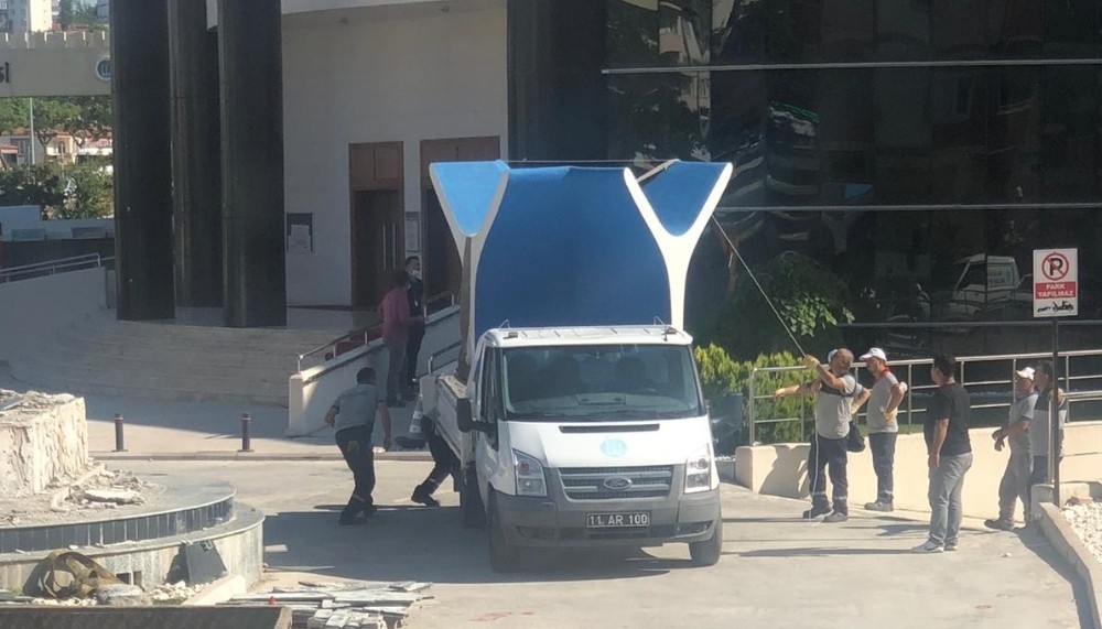 Belediye 'Kayı Anıtı'nı söktü
