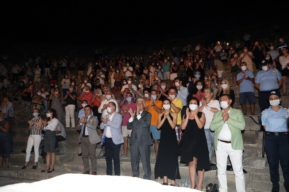 Bodrum'da İdil Biret rüzgarı