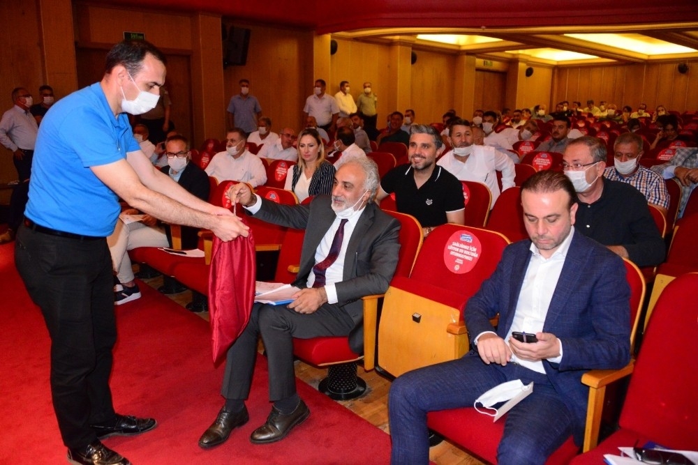 Büyükşehir'de haciz tartışması