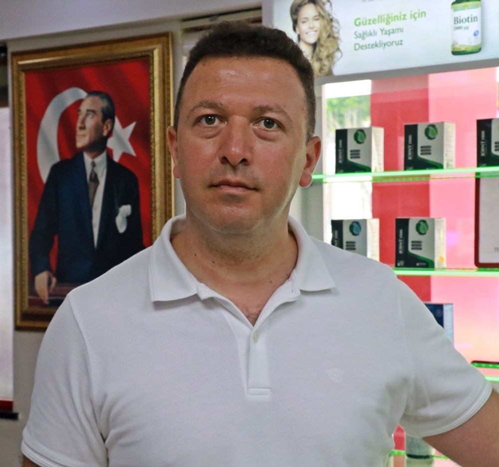 Covid-19 eczacıları da vurdu