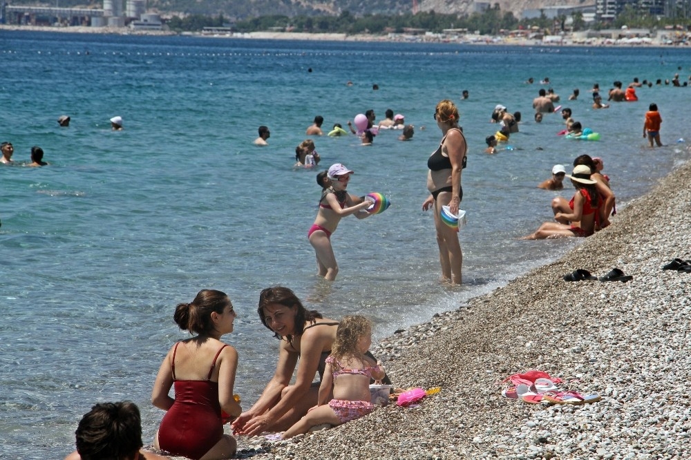 Dünyaca ünlü sahilde 'çok fazla normalleştik' dedirten görüntüler