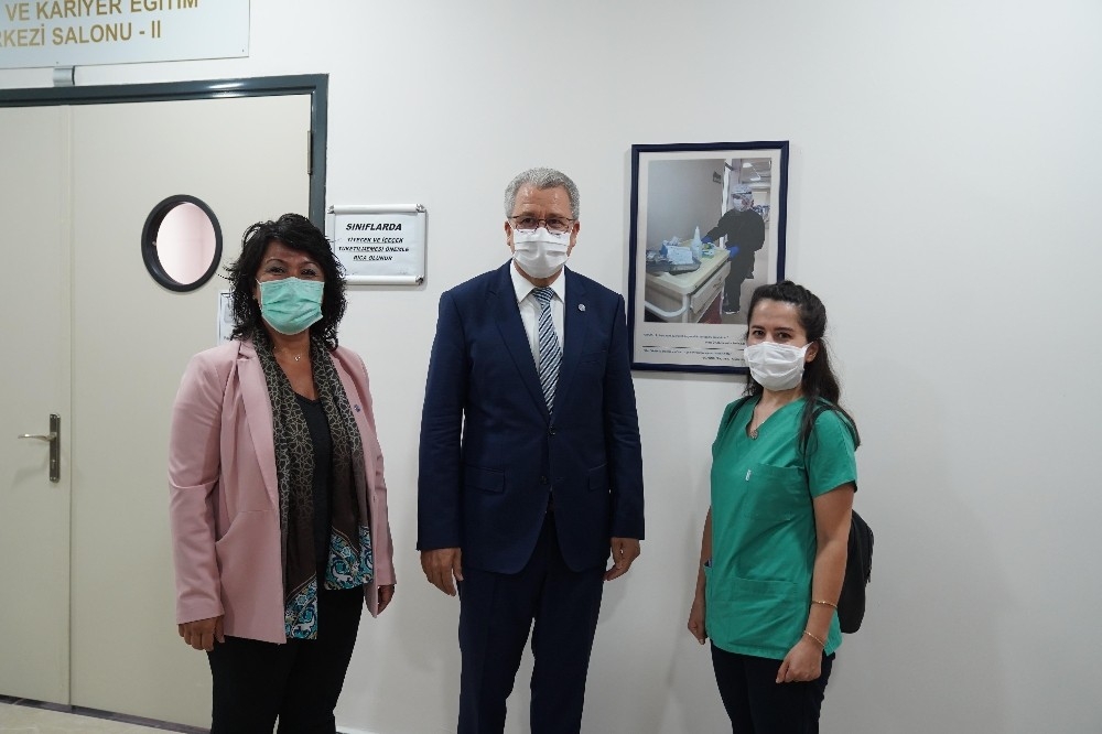 Ege Üniversitesi'nde 'Pandemi Sergisi'