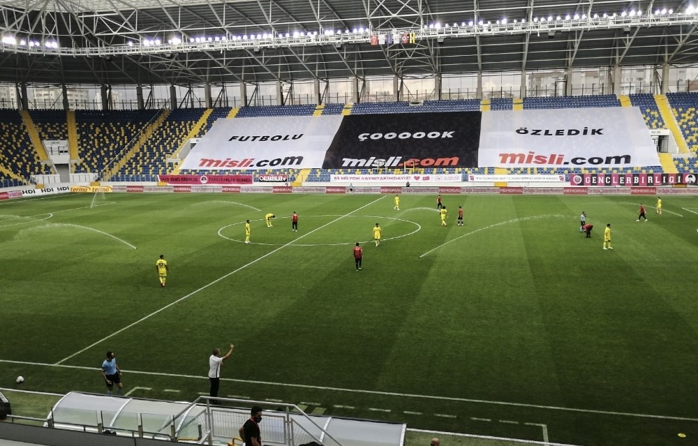 Gençlerbirliği-Fenerbahçe maçında ilginç an