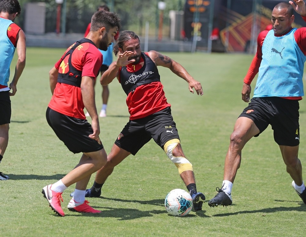 Göztepe'de Galatasaray maçı hazırlıkları sürüyor