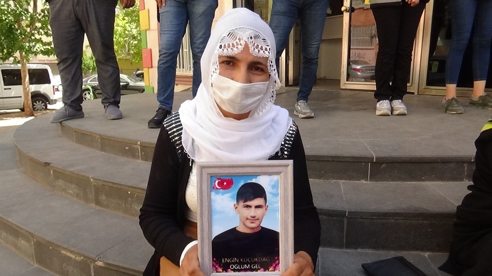 HDP önündeki ailelerin evlat nöbeti 331'inci gününde
