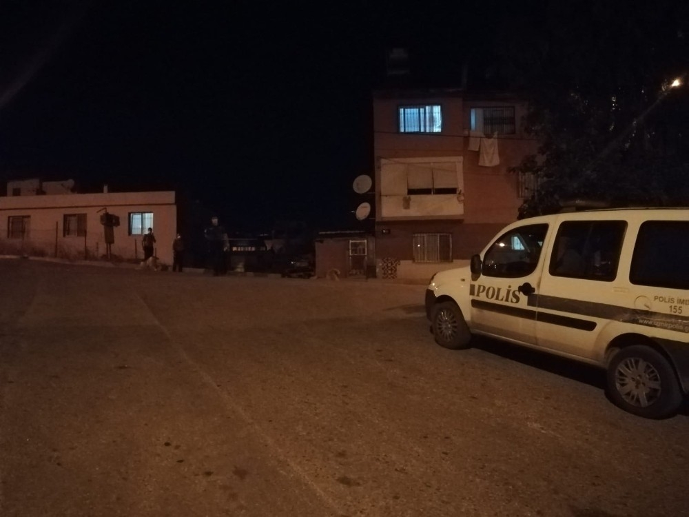 İzmir'de bıçaklı kavga: 2 ağır yaralı
