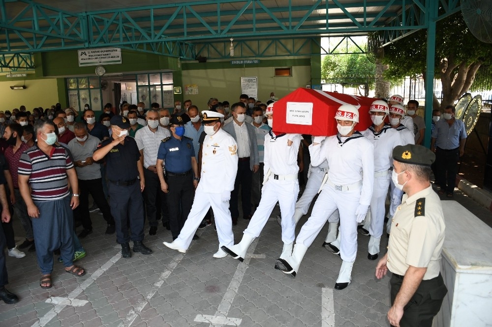 Kaza kurşunuyla ölen Astsubay Güven gözyaşları arasında toprağa verildi