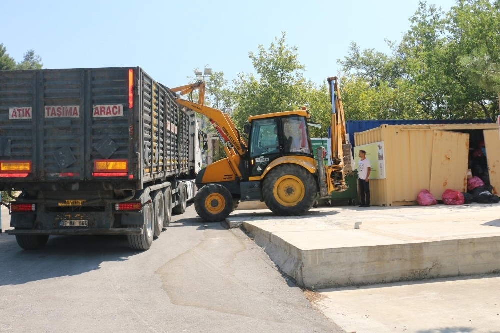 Konak'ta 1 yılda 7,5 ton atık ilaç toplandı