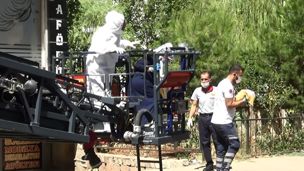 Korona tedavisi gören kadın iki çocuğu ile yanıyordu