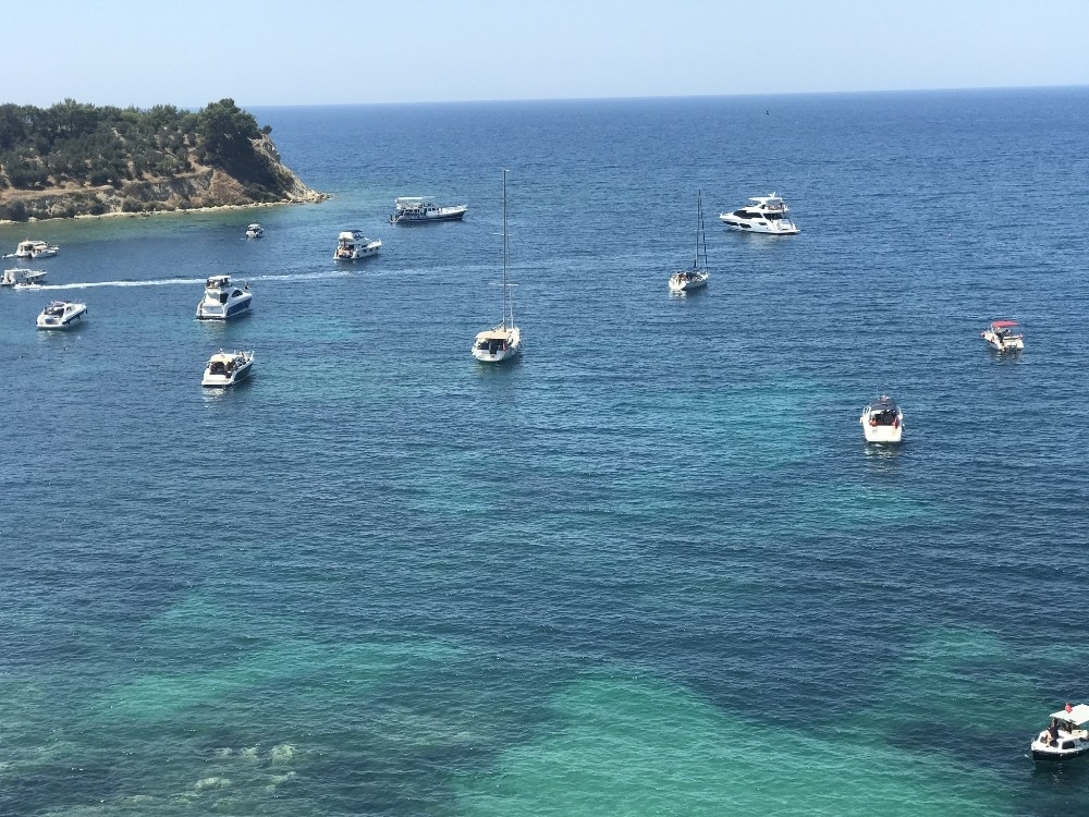 Lüks yatlar Kuşadası'nda