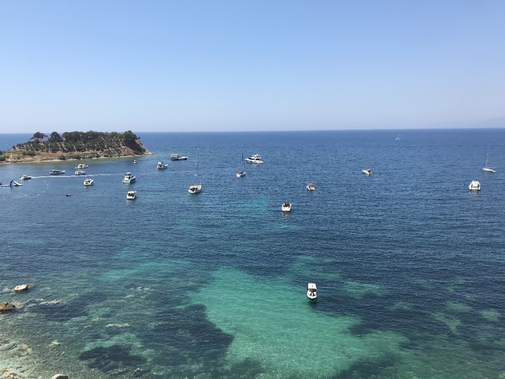 Lüks yatlar Kuşadası'nda