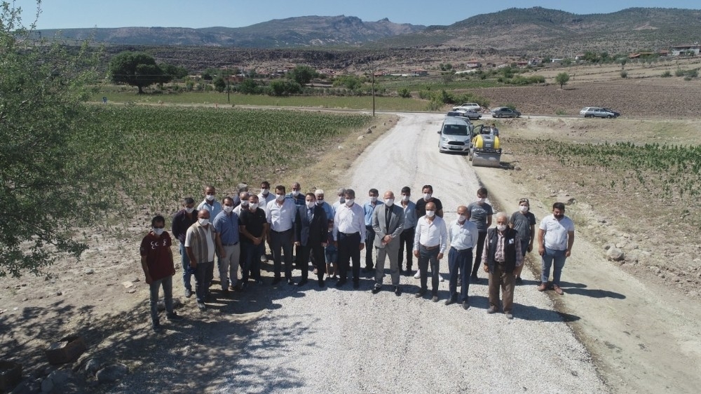 Manisa'da 5 farklı ekip 800 kilometrelik asfalt hedefi için çalışıyor