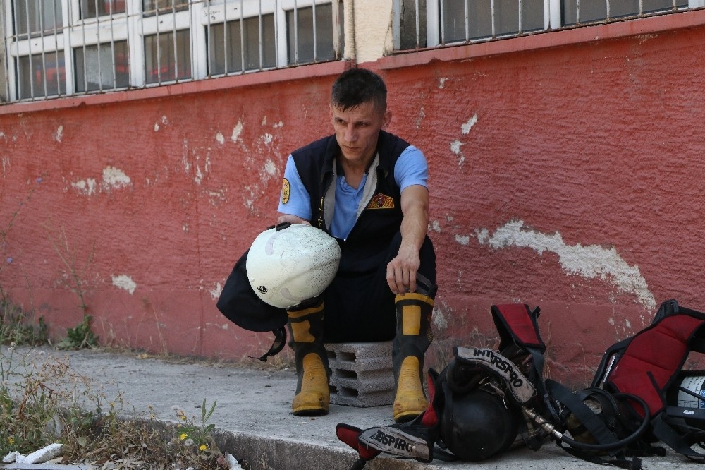 Okulda patlama: 2 öğretmen yaralı
