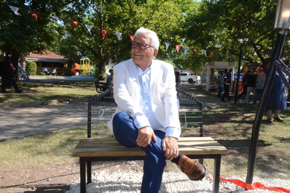 Sanat Sokağı'nda Müzisyen Lambalar