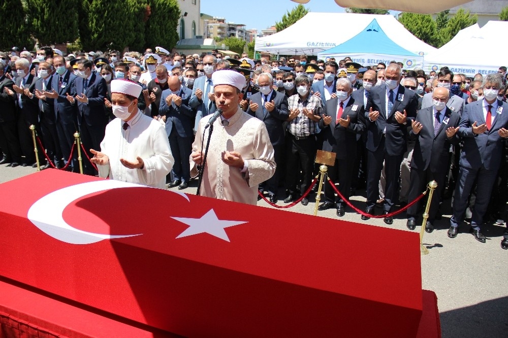 Şehit polis, İzmir'de son yolculuğuna uğurlandı