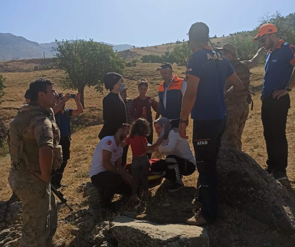 Siirt'te 3 yaşındaki kayıp kız ağaçlık alanda bulundu