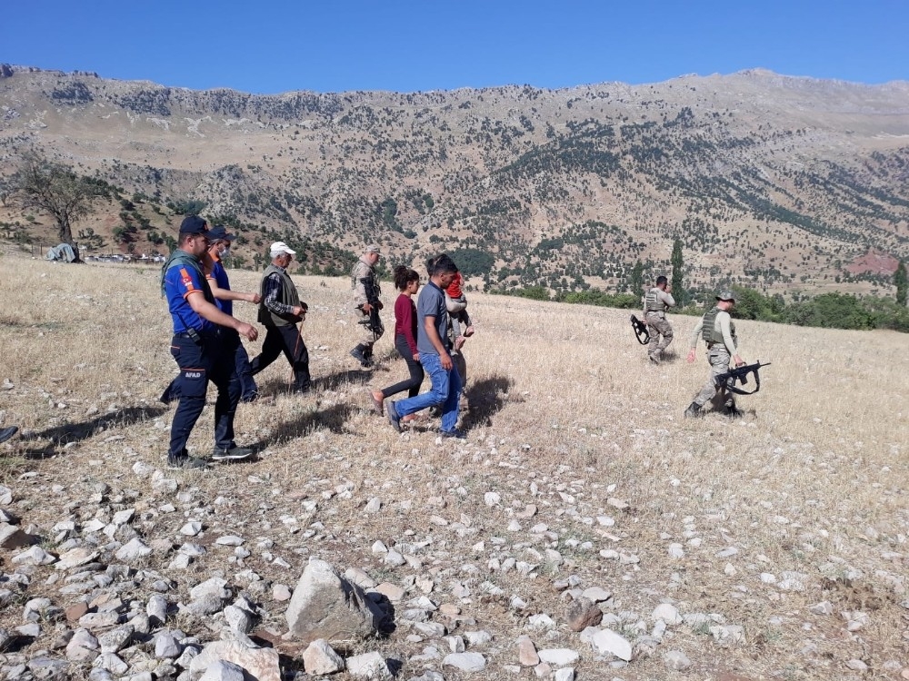 Siirt'te 3 yaşındaki kayıp kız ağaçlık alanda bulundu