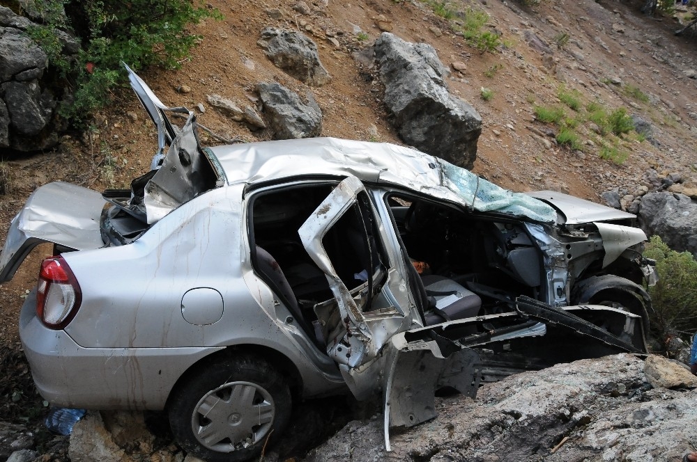 Şoför kalp krizi geçirdi, otomobil uçtu: 3 ölü, 4 yaralı