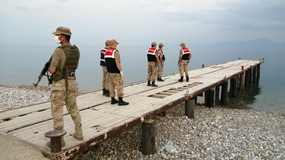 Van Gölü'nden çıkan cenaze sayısı 54'e yükseldi