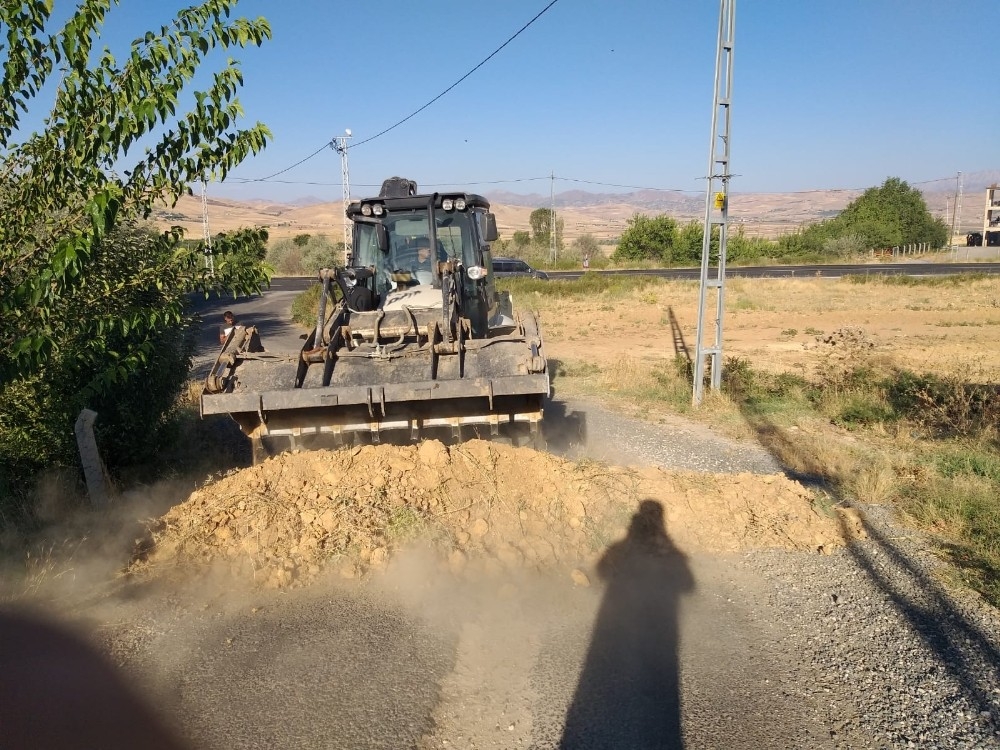 10 kişide Covid-19 çıkınca muhtar, köyü karantinaya aldı