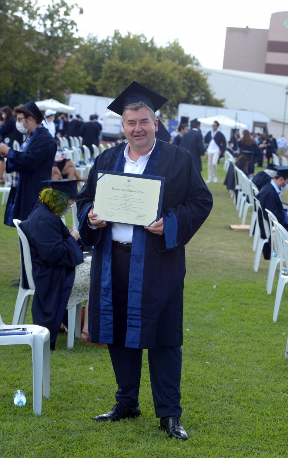 Başkan Oran annesi için o diplomayı aldı!