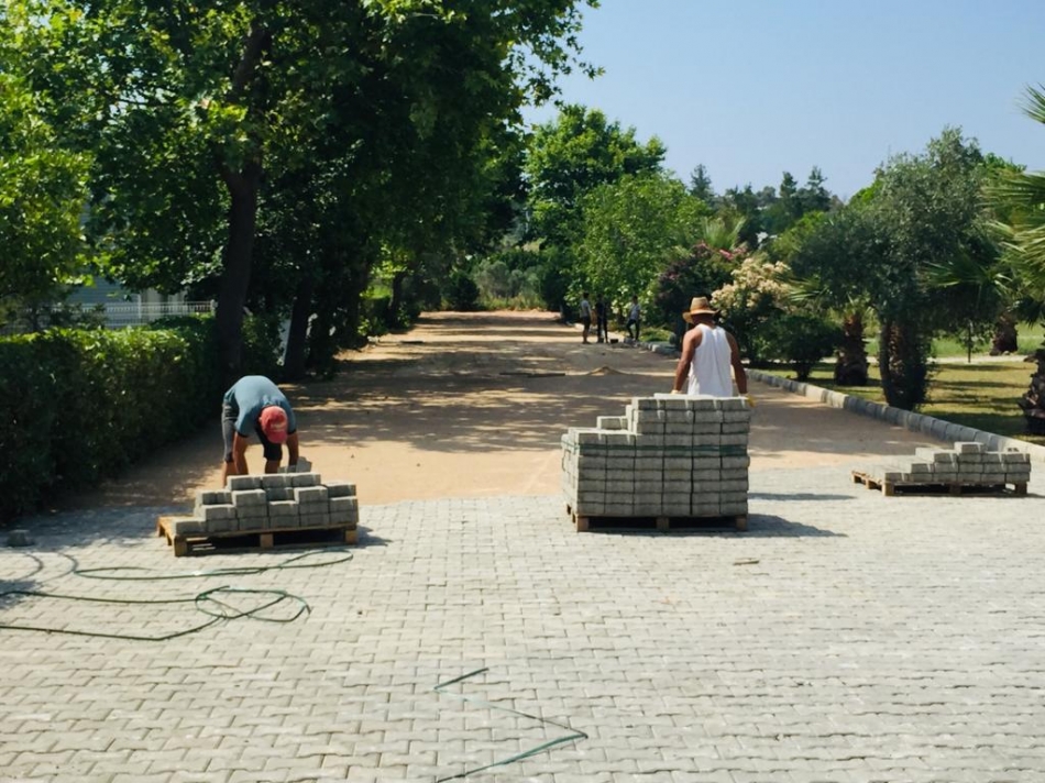 Urla’da çalışmalar hız kesmeden devam ediyor