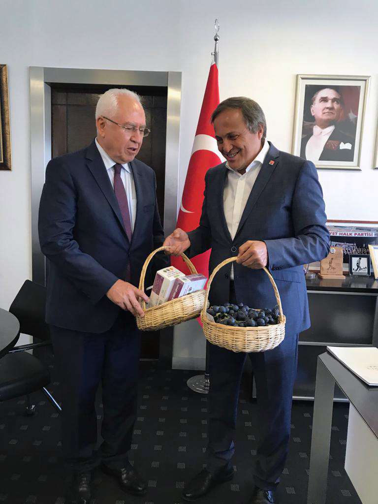 Kılıçdaroğlu'na Karabağlar sunumu