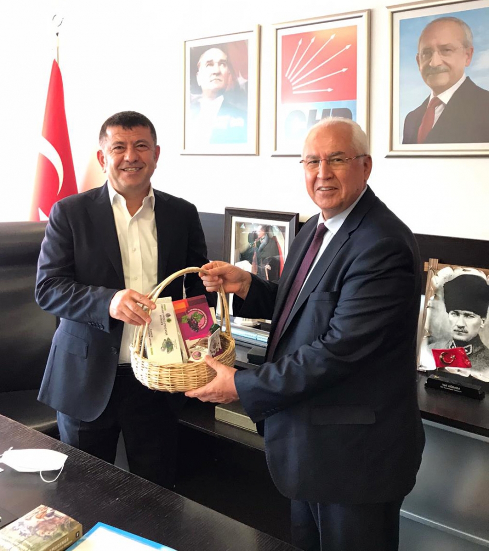 Kılıçdaroğlu'na Karabağlar sunumu