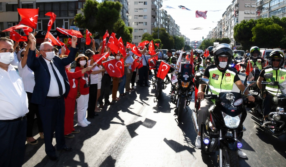 Karabağlar 'Zafer' turuna çıktı
