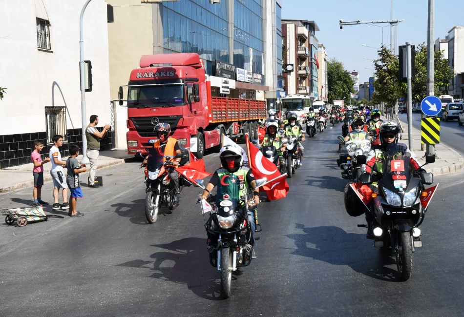 Karabağlar 'Zafer' turuna çıktı
