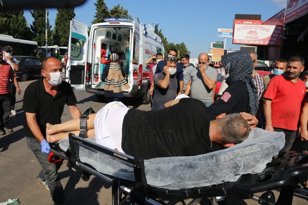 3 kişinin vurulduğu silahlı saldırı kamerada