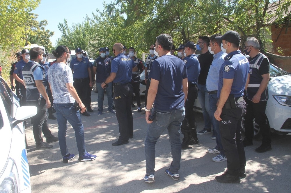4 gün önce kayıp olmuştu, dut yiyerek hayatta kaldı