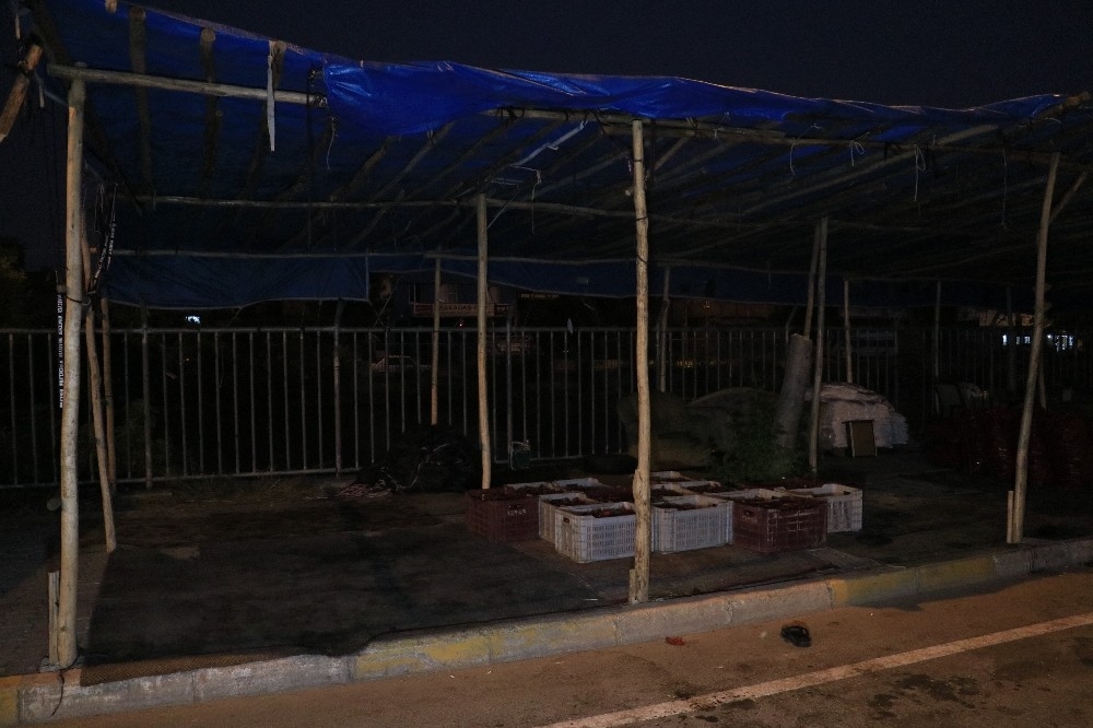 Ağabey ve kardeşi birbirlerini bıçakladı