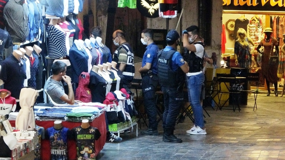 Antalya'da 1500 polisle  korona virüs denetimi