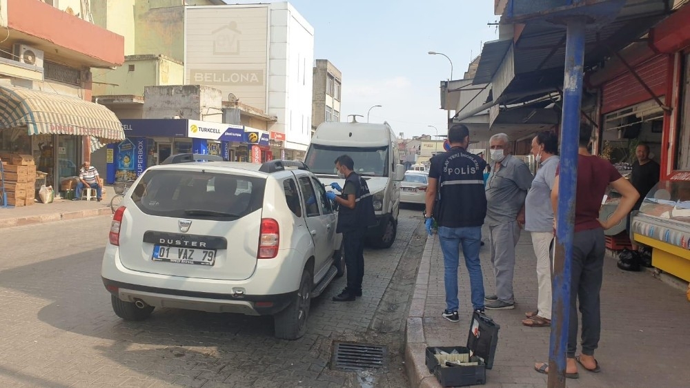 Arabanın lastiğini patlatıp 130 bin lirayı çaldılar