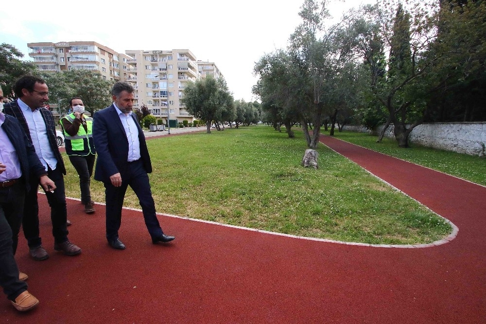 Bayraklı'da 44 parka yeni oyun grubu