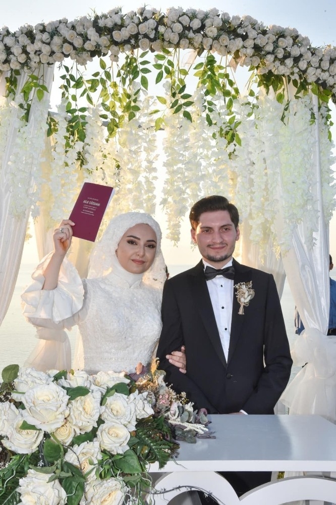 Belediye Başkanı oğlunun nikahını kıydı