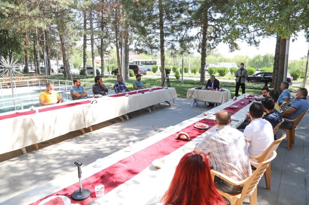 Bingöl'de Vali rakam verdi uyardı: "Covid-19'dan 16 ölüm vakamız var"