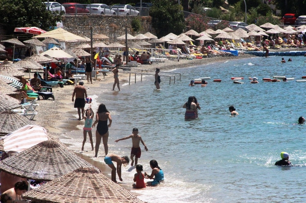Bodrum sahilleri bayramdan sonra boşaldı