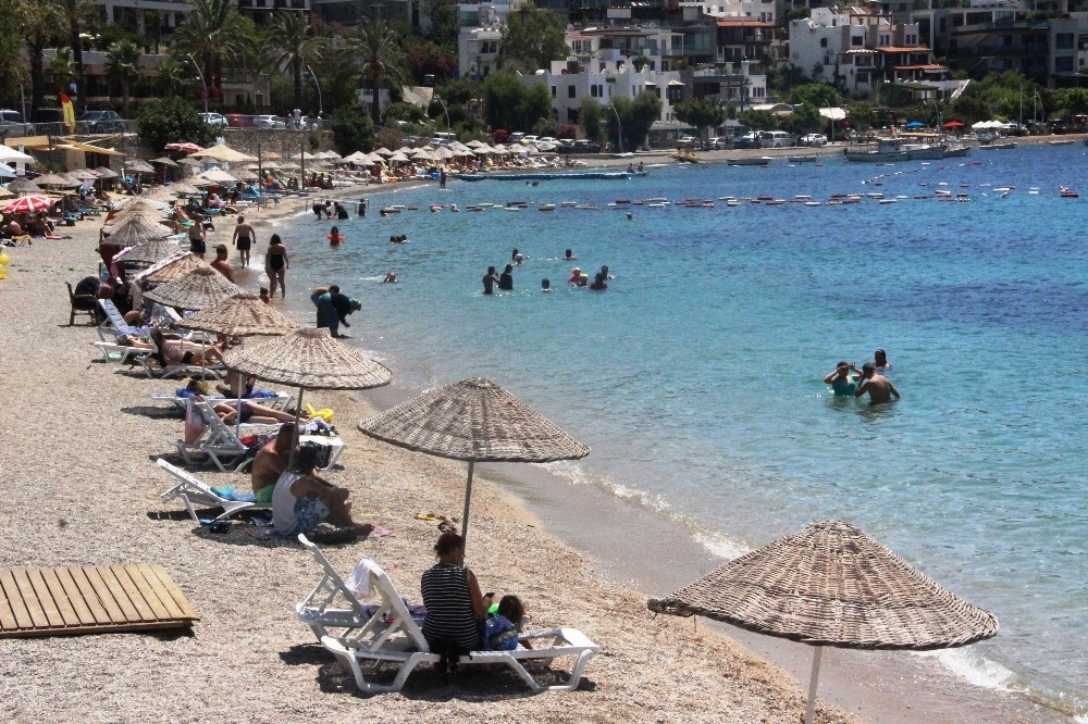 Bodrum sahilleri bayramdan sonra boşaldı